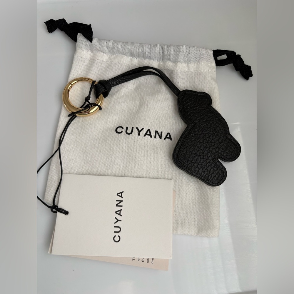 Cuyana Alpaca Black Leather Keychain NWT - Picture 6 of 9